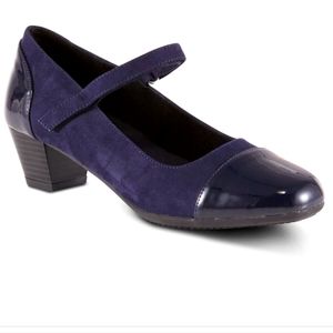 Laura Scott Marla Pump